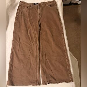 Hollister Ultra High-Rise Wide Pants in Brown